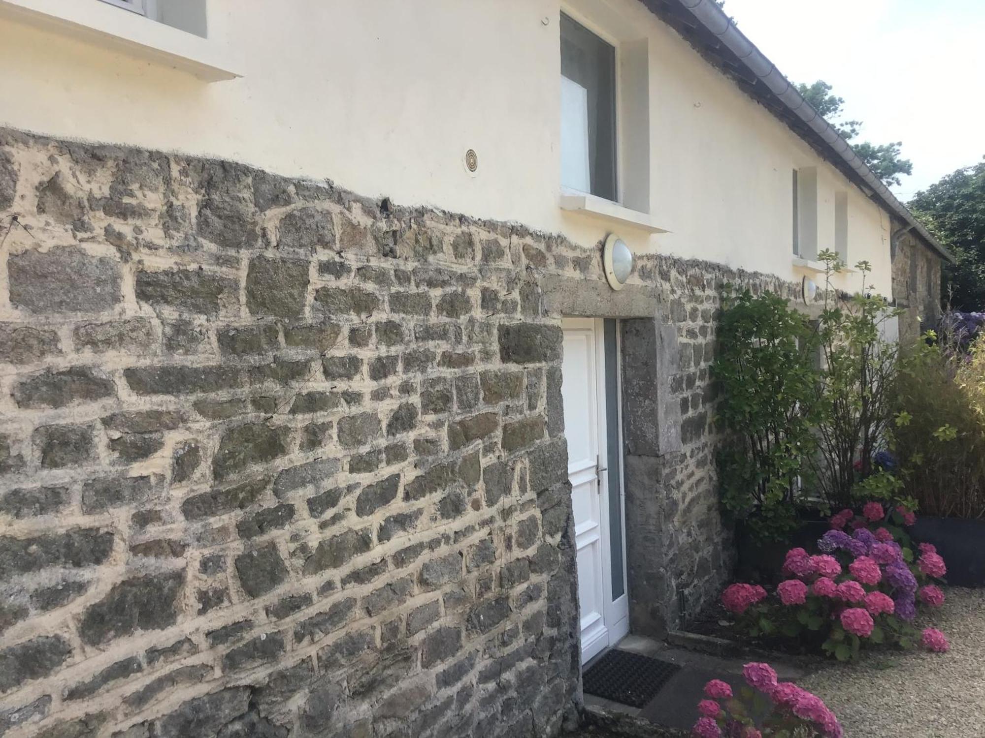 Maison Cosy Avec Exterieur Et Piscine Partagee Mespaul Exteriér fotografie